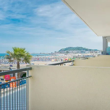 מלון Belsoggiorno 3*