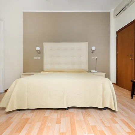 מלון Belsoggiorno 3*